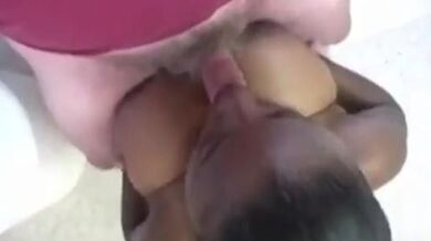 3562755 vollbusige ebenholz kuken lola auf tittyfuck und blowjob