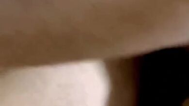 سكس أزواج مصرين ???? مصري يصور زوجته بعيد ميلادها ونزل في طيزها