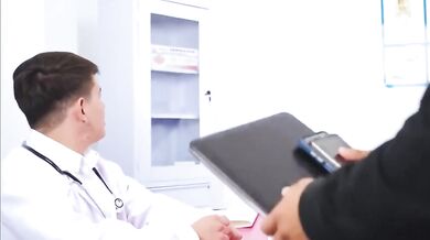 PAWG MILF WITH TINY MAN | JOIN TELEGRAM - @GORAYT2 FOR MORE CONTENT