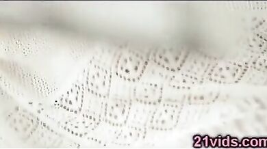 Gorgeous blonde Kiara Lord solo porn