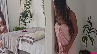 Hyoran Carvalho And Yazmin Mini Puta - Nao Aguentei Ver Meu Namorado Comer A Amiga E Pedi Leitinho (completo No Sheer E Red) 11