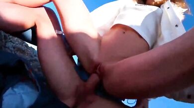 Risky Public Sex On a CliffCLQHb3DL