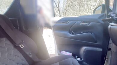 初の野外露出で恥じらう人妻／日本人素人／個人撮影