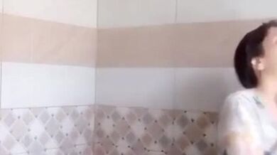 Desi Aunty Shower