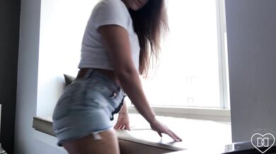 Dani Daniels . com - Jean Shorts Solo