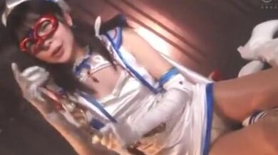 herione peril cosplay bondage