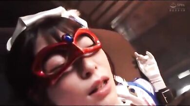 herione peril cosplay bondage