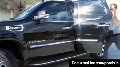 Curvy Cougar Deauxma Gets Pussy & Dick In Hot 3Way FuckFest!