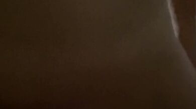 Шлюха скачет на члене и кончает