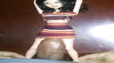 Blancanieves cum under legs