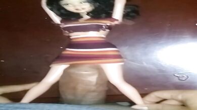 Blancanieves cum under legs