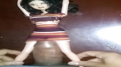 Blancanieves cum under legs