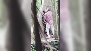 Desi Aunty Sex With Uncle In Park