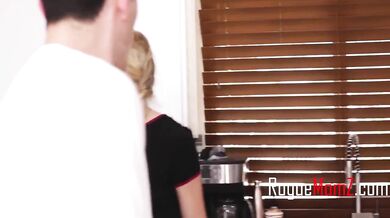 Multi Generational Threesome - River Lynn, Slimthick Vic, Nick Strokes porn