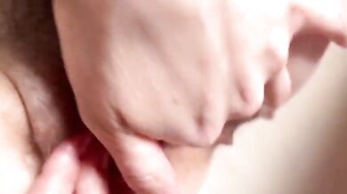 Hairy MILF Anna Shpilman Gives Wet Pussy Job in Close-Up 4K