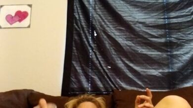 Tammy Taylor fucks big dildo on live webcam