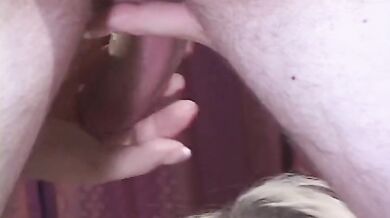 La sexy Monica Mayhem si masturba il cazzo per godersi la sborrata