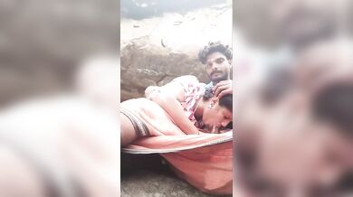 Mallu Hormy Girl Outdoor Kissing Giving Blowjob To Boyfriend