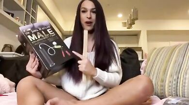 khloe kay joue a la maison (2)