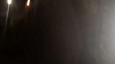 ESTA HERMOSA FLAQUITA ESTABA SOLA EN EL PARK (escucha como la convenzo para hacerlo en público)