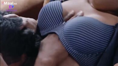 Desi Bhabhi Full Romance In House When No One At