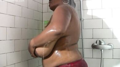 Busty Pam Gets Washed Up