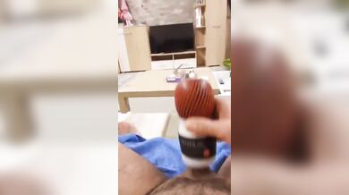 I masturbate, with Tenga fleshlight, I enjoyed it a lot, a lot of sperm