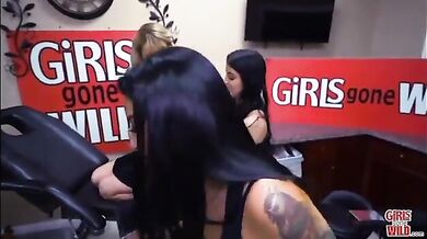 GIRLS GONE WILD - Hotties Maxim Law & Jessica Jewelz Go Down On Each Other influncer