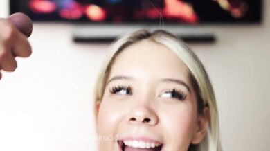 She sucks him like a goddess and I come on her heavenly face