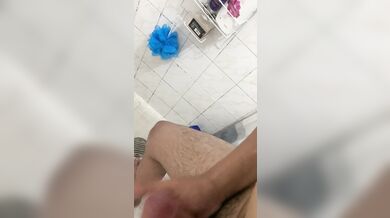Tiro mi leche solito en el baño