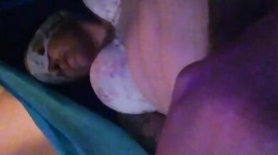 MILF's got 5 min. till carpool-gotta masturbate quick!!!