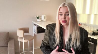 A REALTOR OFFERS ANAL SO THAT I WILL BUY AN APARTMENT. BIG ASS ANAL, FULL HD, ASS FUCK