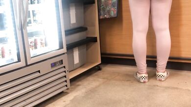 Candid teen yoga pants VPL