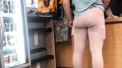Candid teen yoga pants VPL