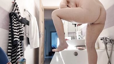 Sexy wife shaves her pussy hair.