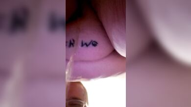 Bbw wife pissing on my phone and hands. Trying to get the right angle