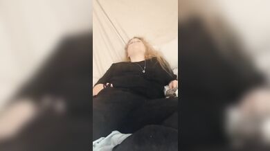 Fingering and cumming with my pants on