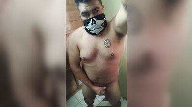 ???? el corazón roto pero la verga caliente ????????