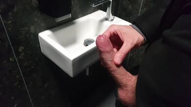 Horny Quickie In A Publick Toilet