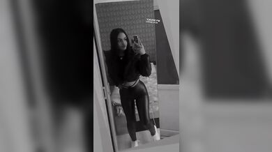 romanian girl in leggings