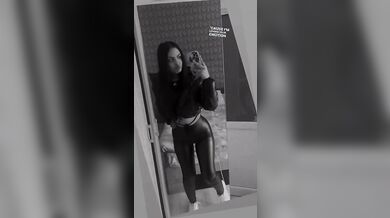 romanian girl in leggings