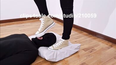 My sneaker on your face (Trailer)