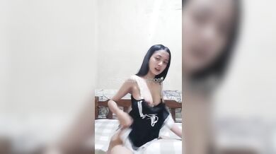 Bokep ABG Andini Permata Colmek Sambil Pakai Seragam Maid Toket Imut