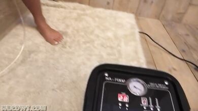 Natalia Forrest â€“ Sybian milking