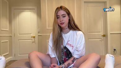 Little Stepsister Sneaks into My Room... Forgot to Wear Panties