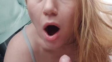 hot slut sucked in the car and asked to pay extra for cum in mouth, swallowed sperm