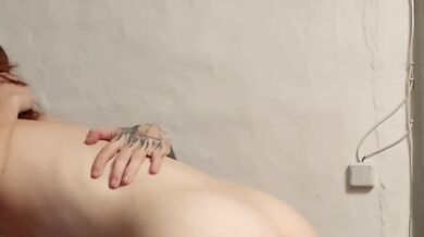 Cute girl find perfect place to sit her pussy. Mr Qwerius