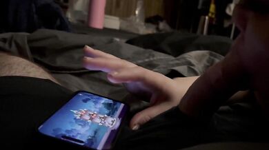 Free Use GF Sucks Me While Playing Phone Game