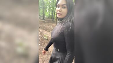 Фанат встретил и трахнул меня в лесу. С разговорами