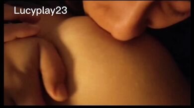 Novias cachonda chupandose